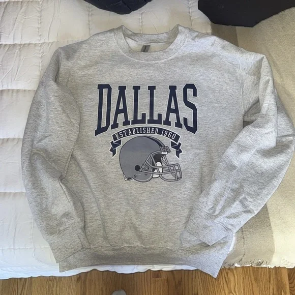Dallas Cowboys Sweatshirt - Picture 2 of 2